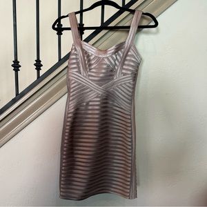 BCBG Maxazria Dress Fitted Size 0 Metallic
